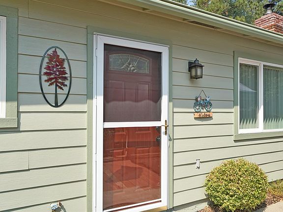 3rd image of 2666 Glenview Dr