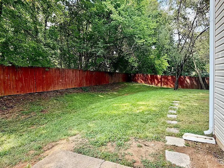 3935 Blairwood St — Photo 25