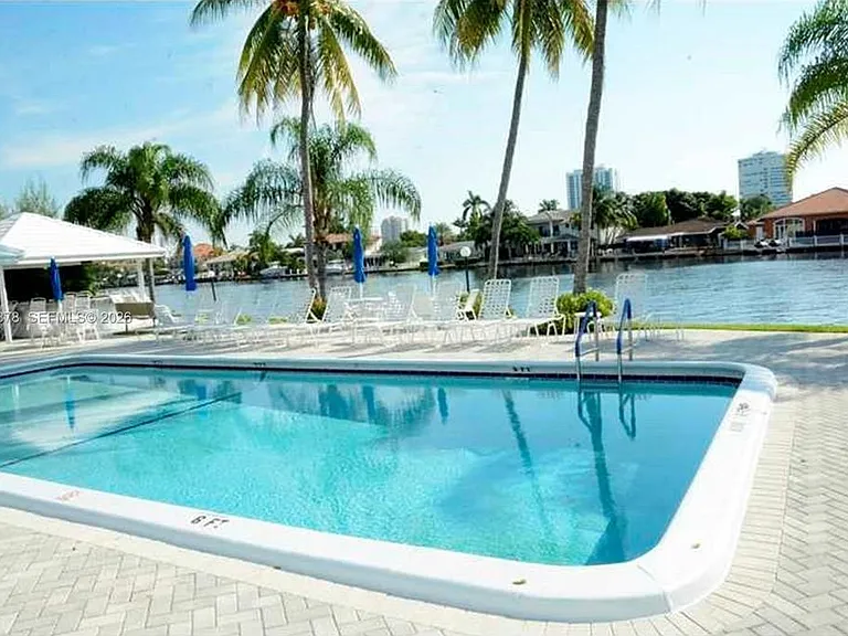 6207 Bay Club Dr #1 — Photo 7