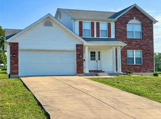 2 Clifden Dr, Montgomery City, MO 63361