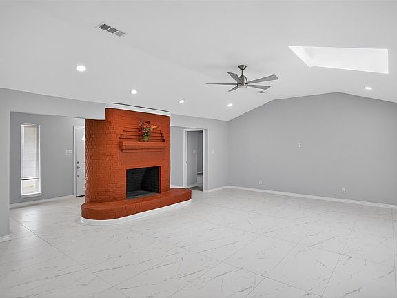 3rd image of 835 38th St SE