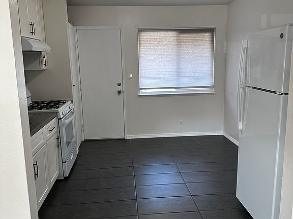 4th image of 27950 Manon Ave APT C