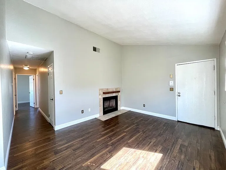 3935 Oregon St #4 — Photo 3