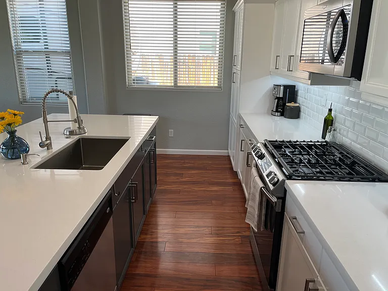 645 W Fremont Ave — Photo 5