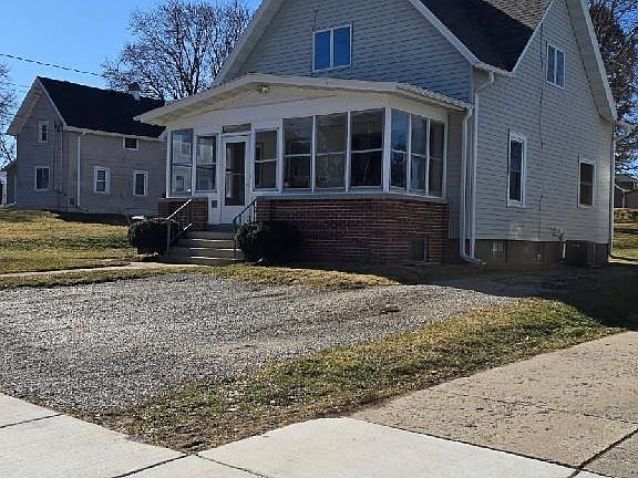 2nd image of 124 Juneau Street