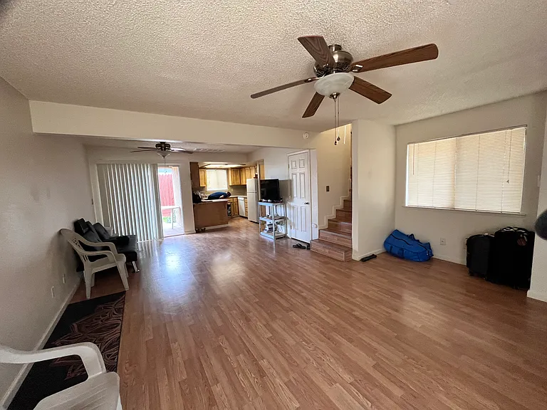 330 N 4th St #2 — Photo 5