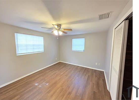 5th image of 3330 Rosefield Dr