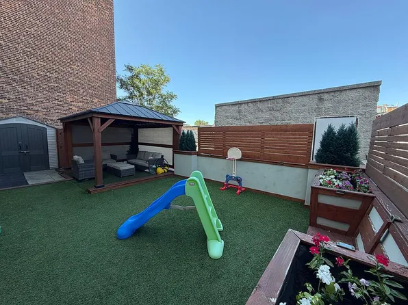 1492 E 12th St APT 2B, Brooklyn, NY 11230