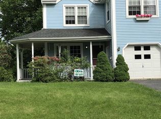 16 Windsor Ct, Poughkeepsie, NY 12601