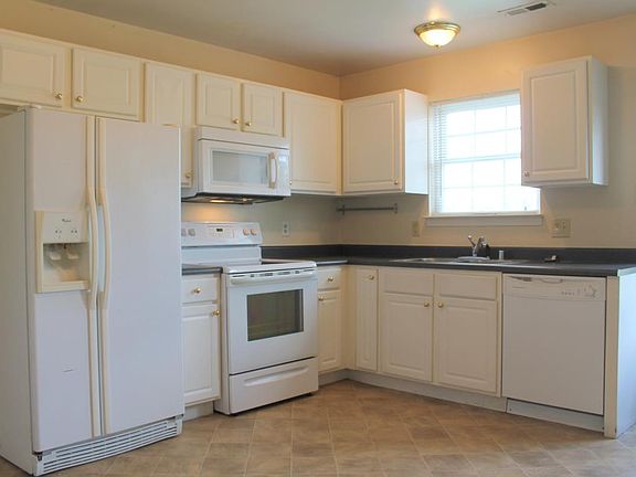 4th image of 107 Mary Rose Ln