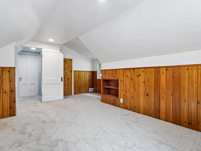 47 Rose Ave — Photo 20