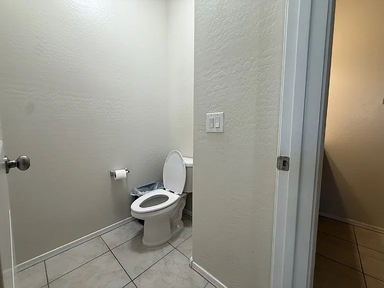 30187 W Avalon Dr — Photo 31