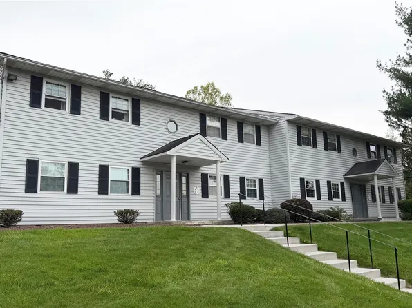 8 Ivy Ct APT C, Fishkill, NY 12524