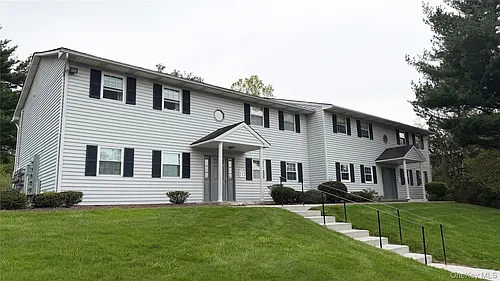 8 Ivy Ct #C Photo 1