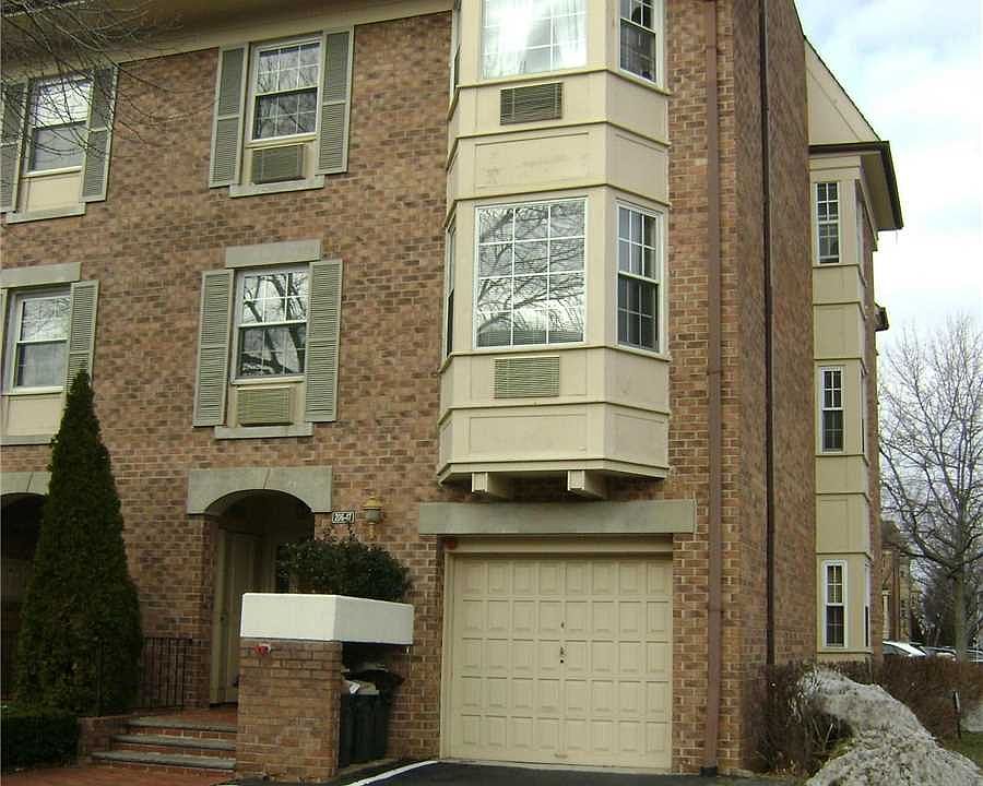 1st image of 20617 Lori Dr