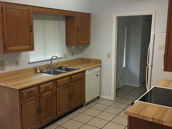 4th image of 3030 SW 2nd Ave