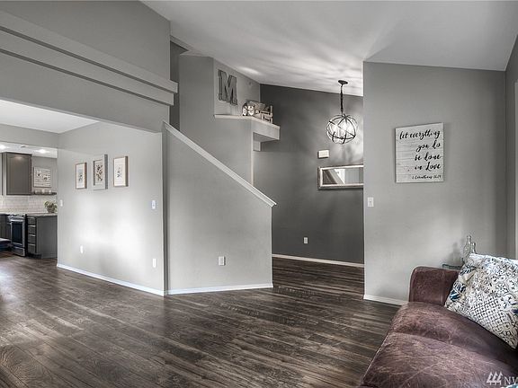 4th image of 9220 161st St E