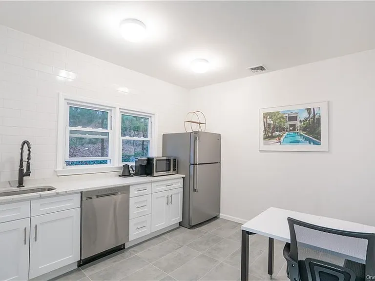 49 Conklin Ave — Photo 16