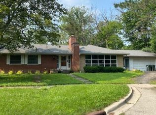 136 Sunset Pl, Lake Bluff, IL 60044