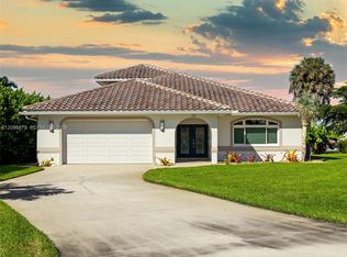 111 Newport Cay, Naples, FL 34114