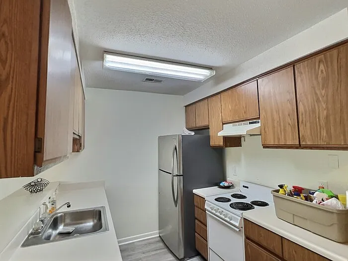 3081 Huntleigh Dr — Photo 6