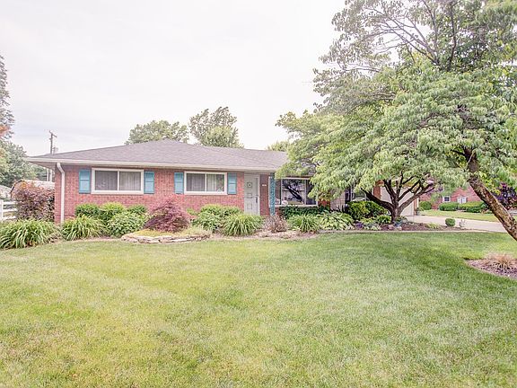 2nd image of 30 Oaklawn Dr