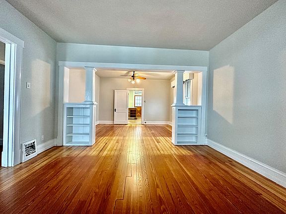 3rd image of 4885 Hamburg Ave