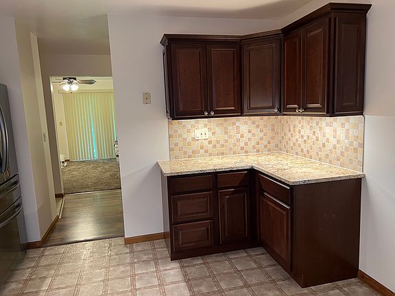 4th image of 93 2nd St APT 3