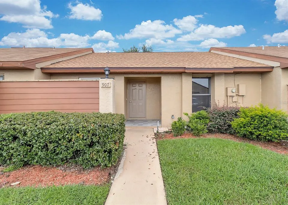 907 Park Villa Cir
