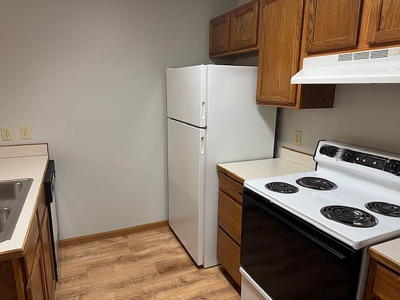 5th image of 1404 Bishop Dr