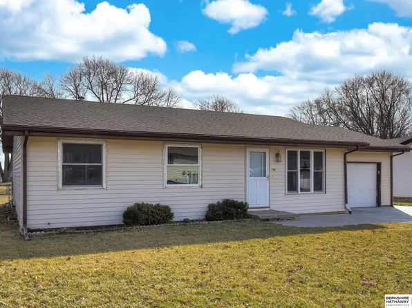 760 N 11th St, Blair, NE 68008