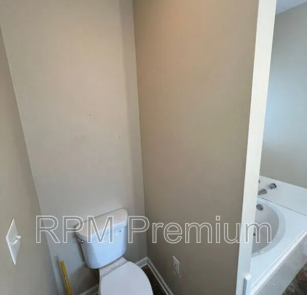 5557 Arialo Dr — Photo 18
