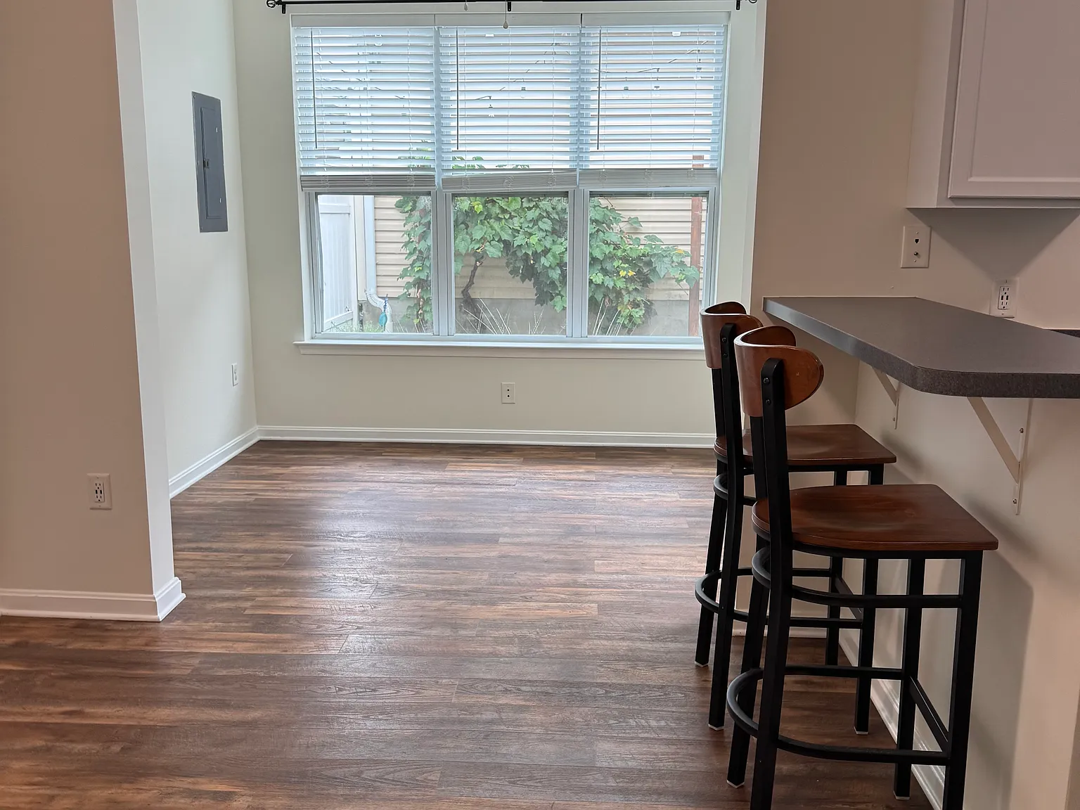 3 bed, 2.5 bath, 1647 sqft, $2,150 — Photo 4