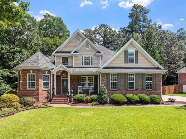 1309 Old Regent Dr, Fuquay Varina, NC 27526