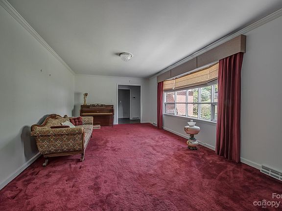 5th image of 801 Cameron Ave
