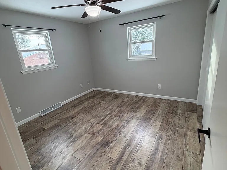 602 Maple Ct — Photo 8