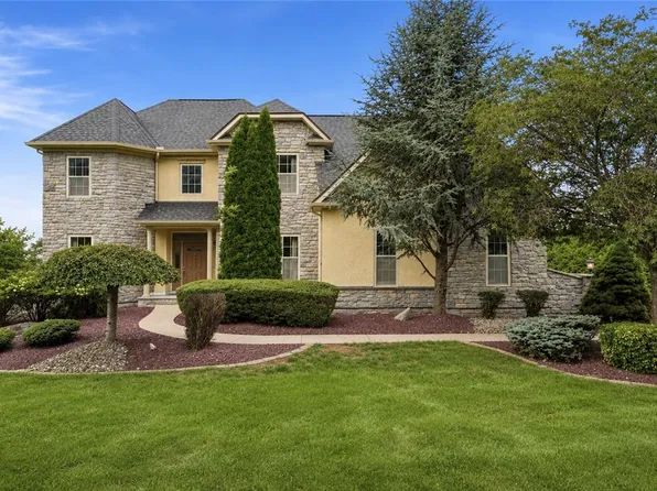 245 E Dell Rd, Bath, PA 18014