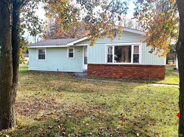 4031 Krafft Rd, Fort Gratiot, MI 48059