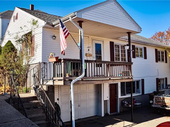 31 Verdun St, Woonsocket, RI 02895