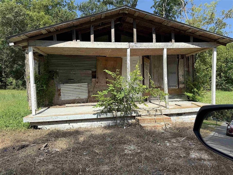 2nd image of 721 Garage Aly