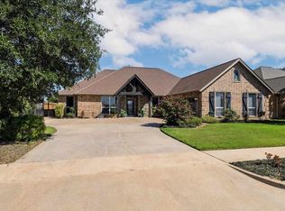 1803 NE 38th St, Lawton, OK 73507