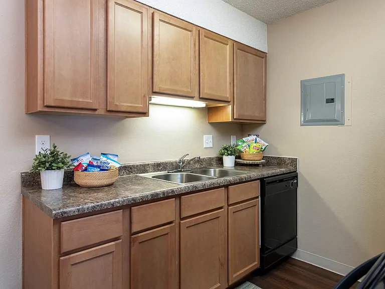Wentworth Apartments — Photo 4