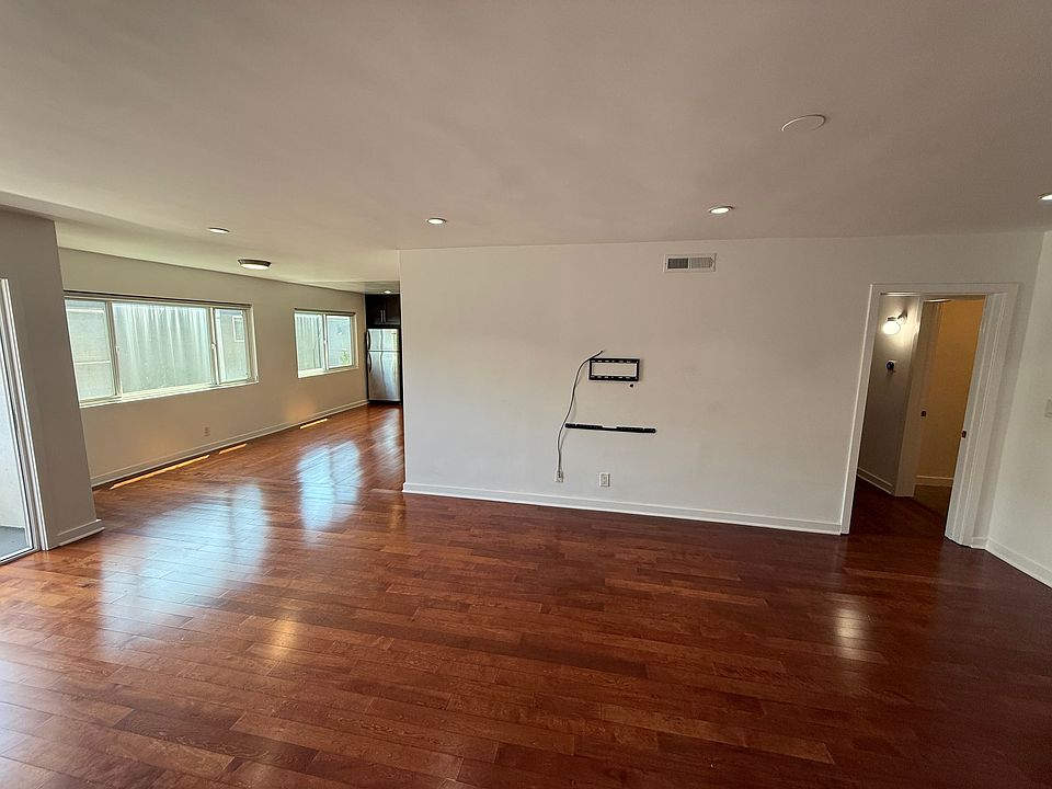 1st image of 811 S Bedford St APT 204