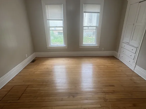 1091 Bush Ave APT 1, Saint Paul, MN 55106