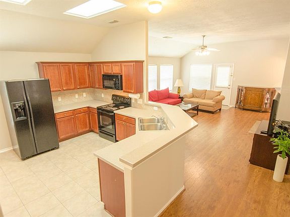 5th image of 7211 Chasegrove Ln