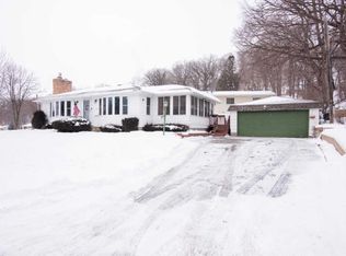 1403 15th St NE, Rochester, MN 55906