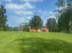 5001 N Creasy Springs Rd, Columbia, MO