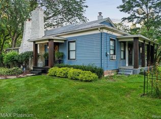 10622 N Rushton Rd, South Lyon, MI 48178