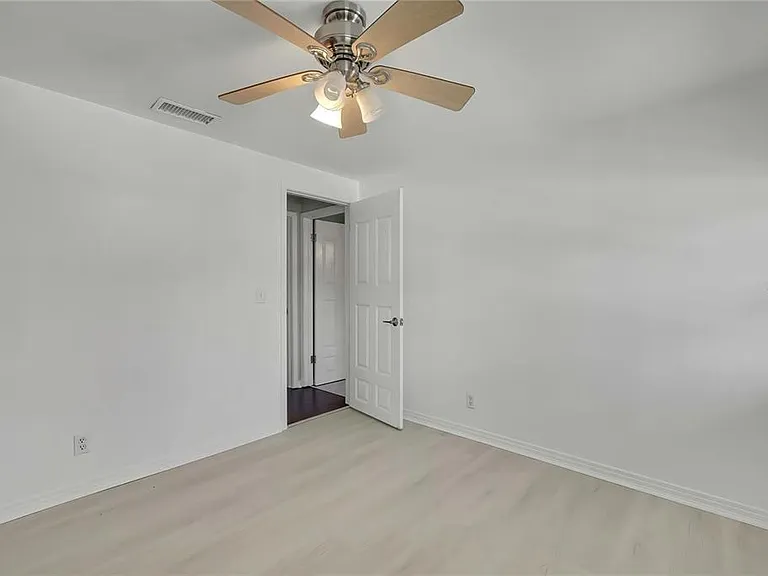 8424 Stillbrook Ave — Photo 22
