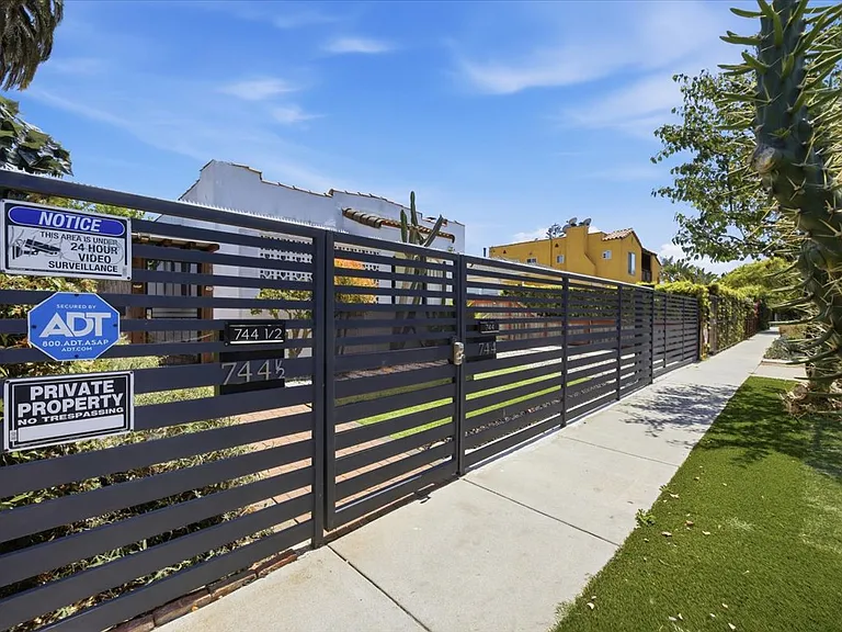 744 Flower Ave — Photo 32